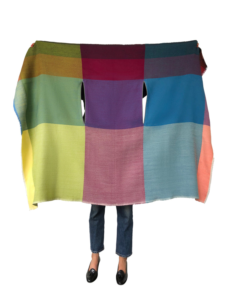 Style in 15 ways! Colourful wool cape Daria Onyar in Petite size