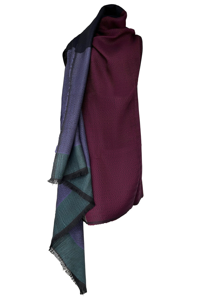 Purple and wine coloured wool cape Daria Aniak | JULAHAS