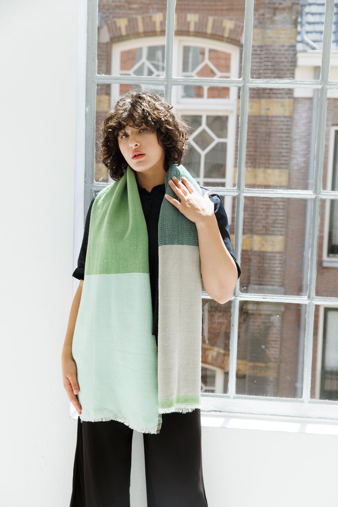 Green wool unisex scarf | JULAHAS