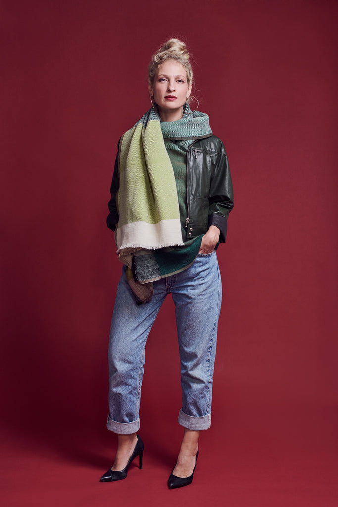 Multi-functional and trendy Daria Cape Amazon - A Classic green Scarf for winter