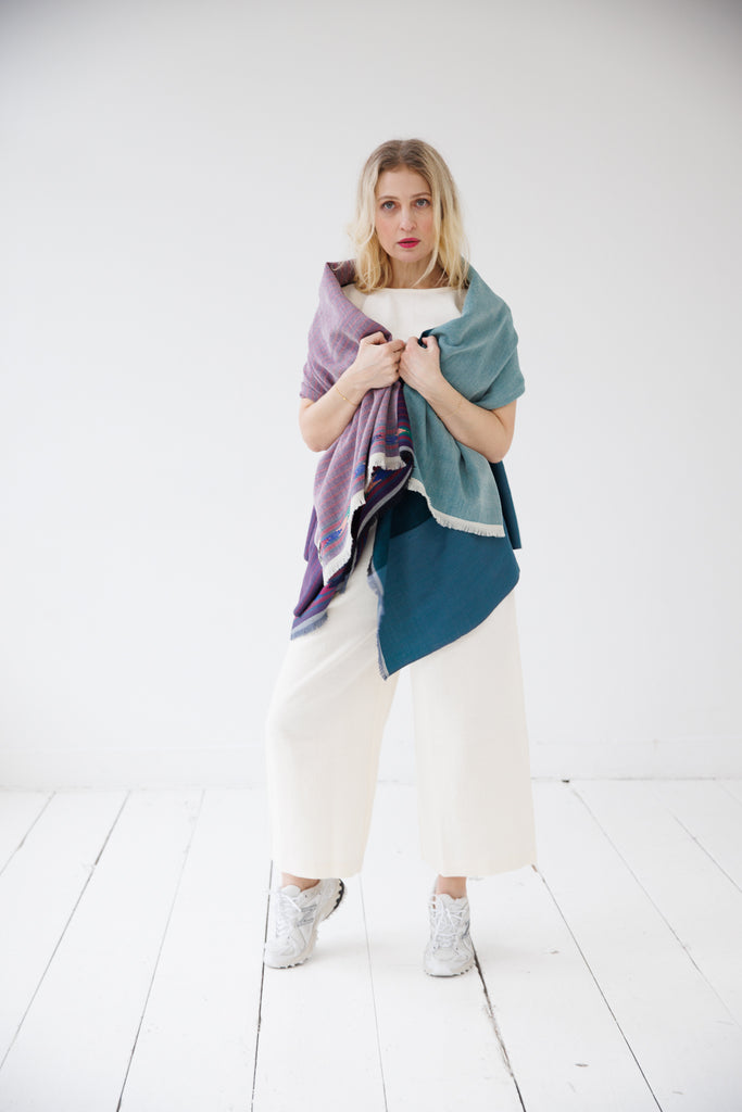 Wool Cape lightweight in purple and teal | JULAHAS 