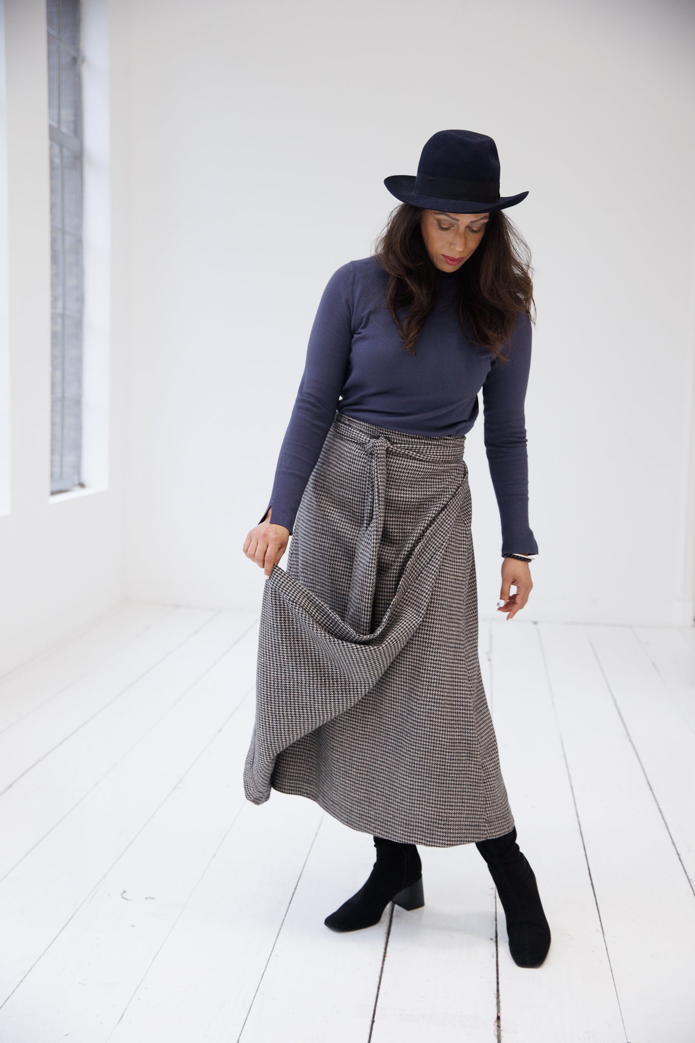 Maxi Wool Wrap Skirt Cocoon Black Neutral| JULAHAS