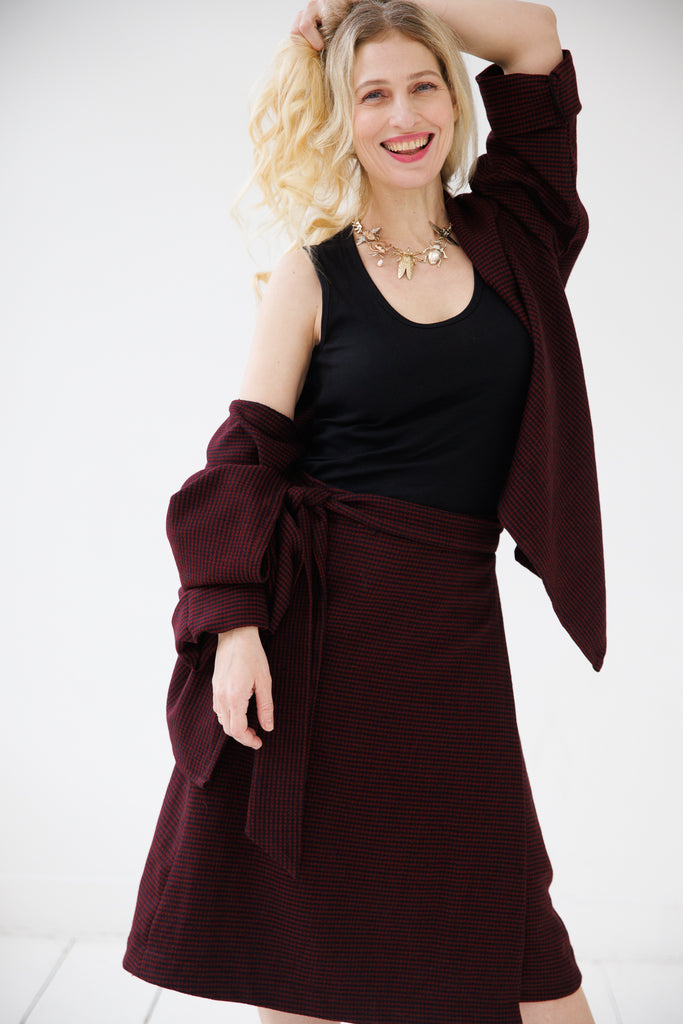 Wool wrap skirt adjustable waist maroon | JULAHAS