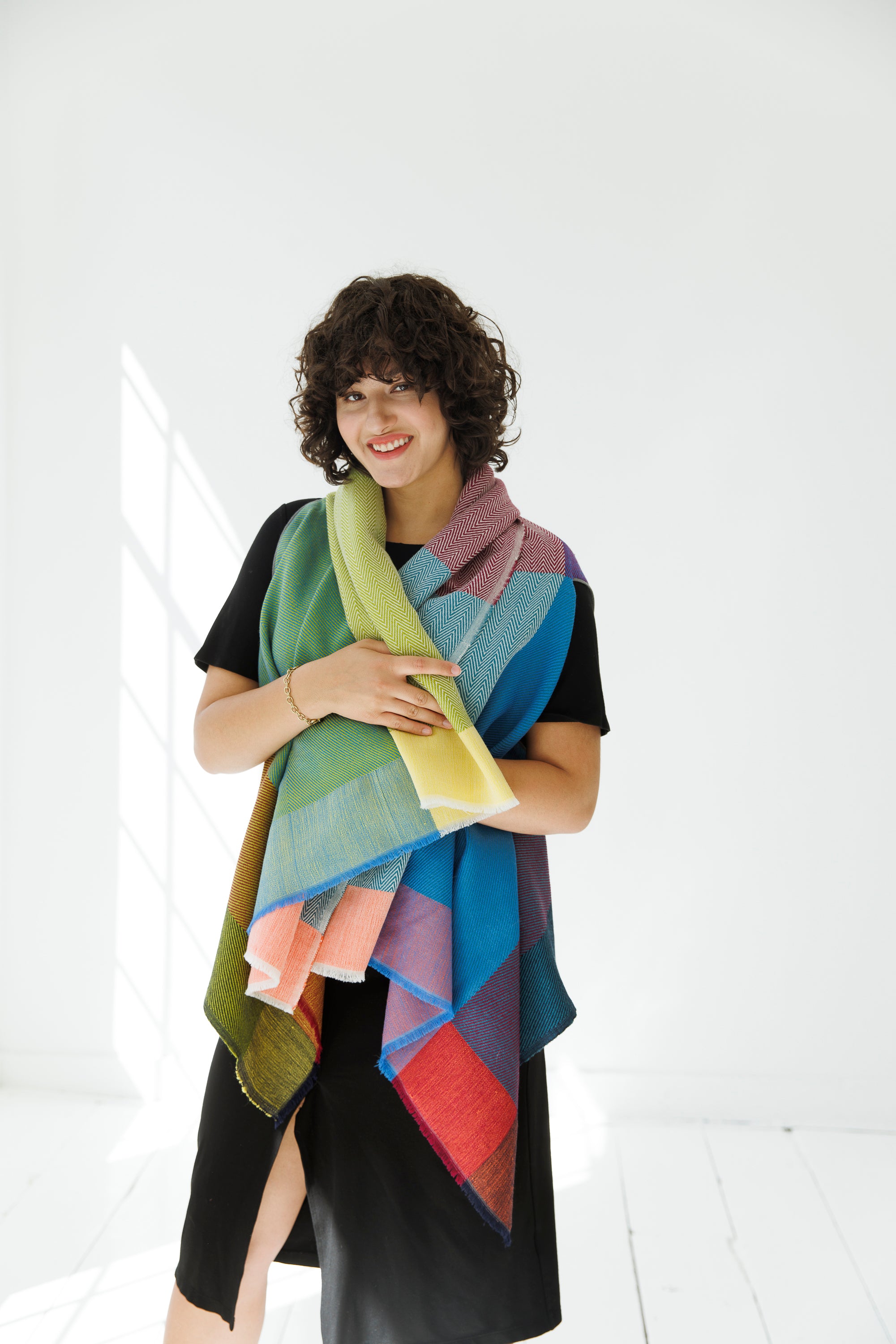 Sustainable wool poncho cape in statement colours | DARIA Onyar