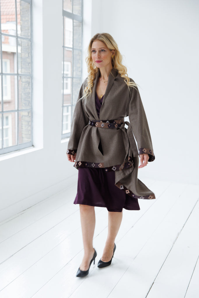 Unisex pure wool cape coat taupe | JULAHAS Cocoon