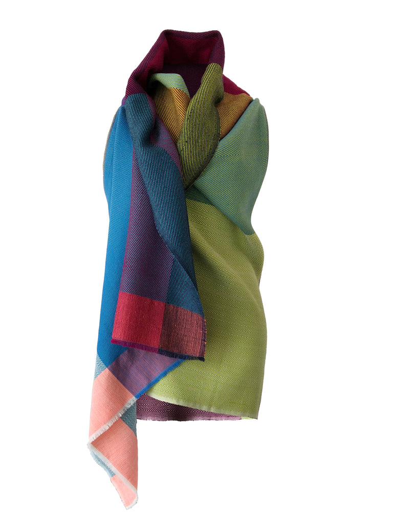 Style in 15 ways! Colourful wool cape Daria Onyar in Petite size
