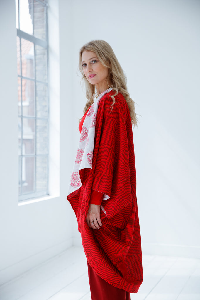 The perfect oversized designer robe. Model Victoria Onken wearing the red and white cotton Kimono by JULAHAS