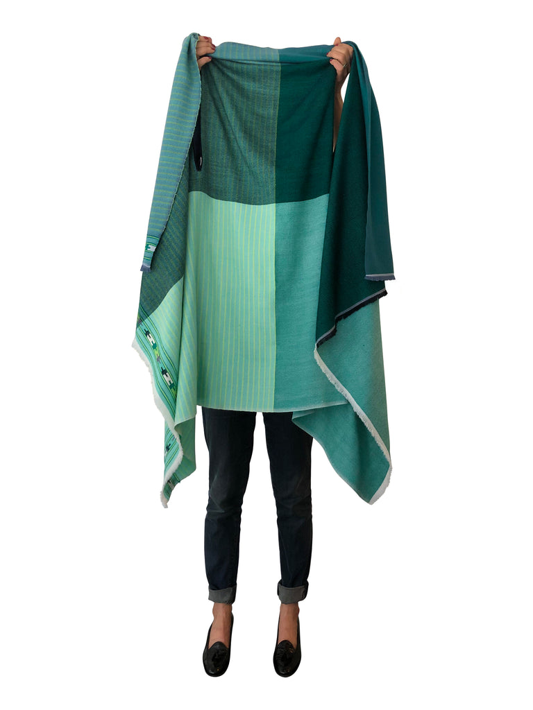 Green embroidered fine wool cape for women JULAHAS  Edit alt text