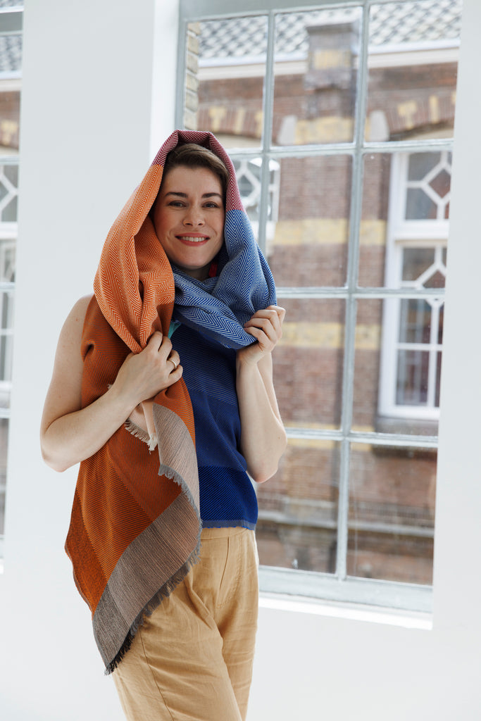 Colourful wool capes for petite sizes | JULAHAS 