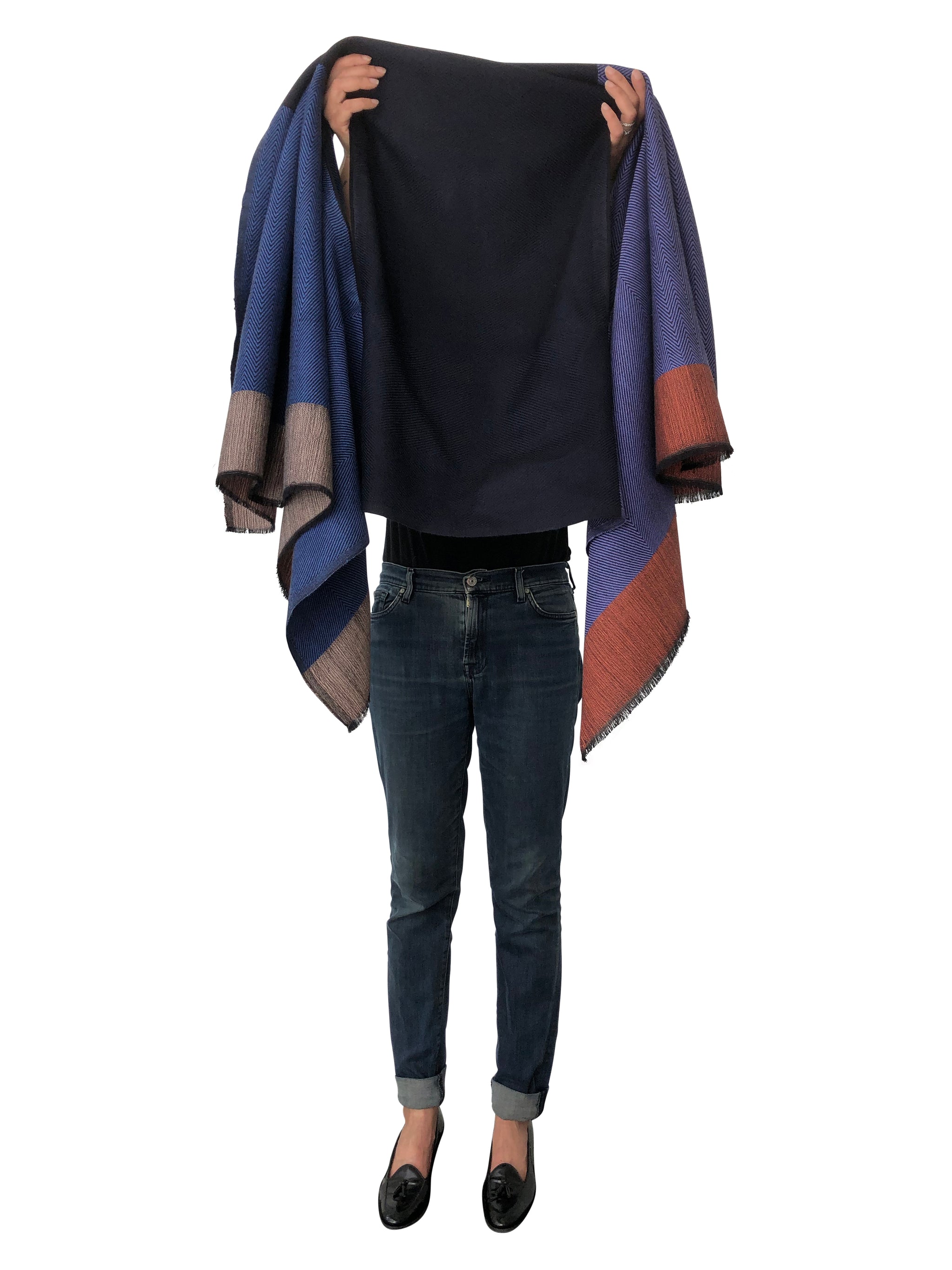 Purple and salmon coloured wool Cape one size DARIA Hudson | JULAHAS