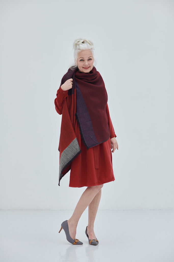 Timeless versatile one-size Daria Cape Mississippi in shades of red for all occassions