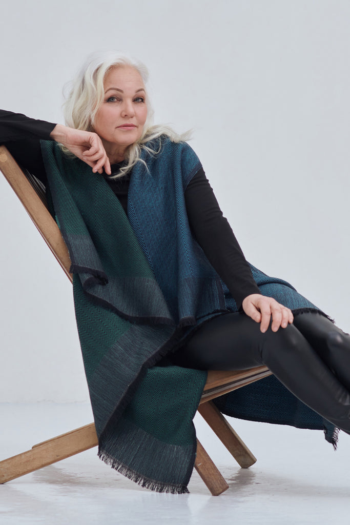 Teal and green wool cape for women Imperfect Daria Zanskar 